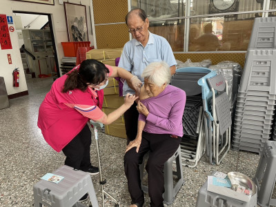 公費流感疫苗50歲以上可接種 南投中寮衛生所湧進大批施打民眾