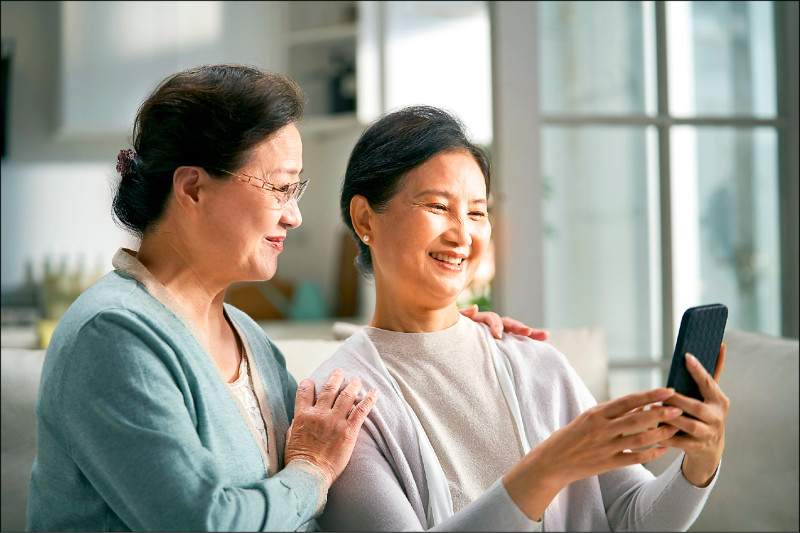 鼓勵長輩助人 舉手之勞大腦不老