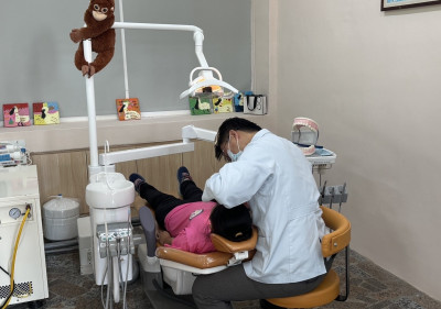 台南4偏校布建牙科設備 看護小校生牙齒