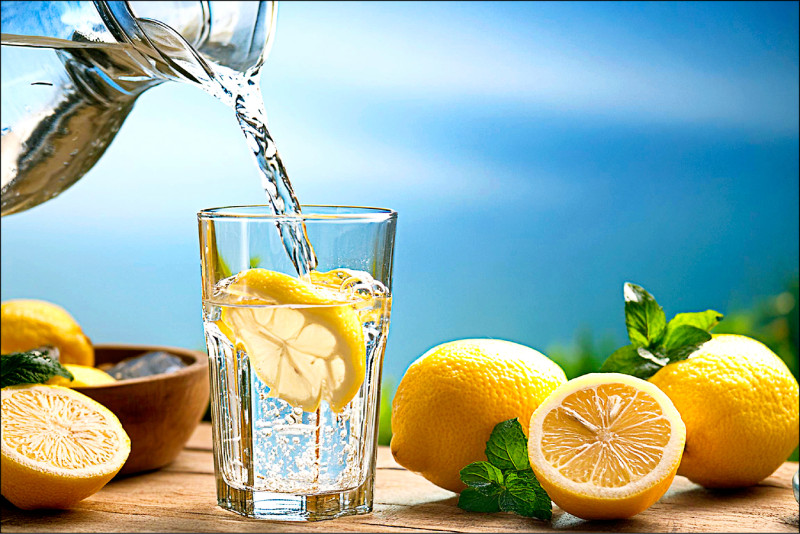 愛喝甜飲女性 罹重度憂鬱症風險高