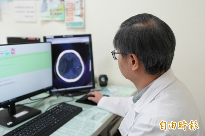 「中風」好發季！40歲男曬衣倒地 識中風4步驟「FAST」牢記