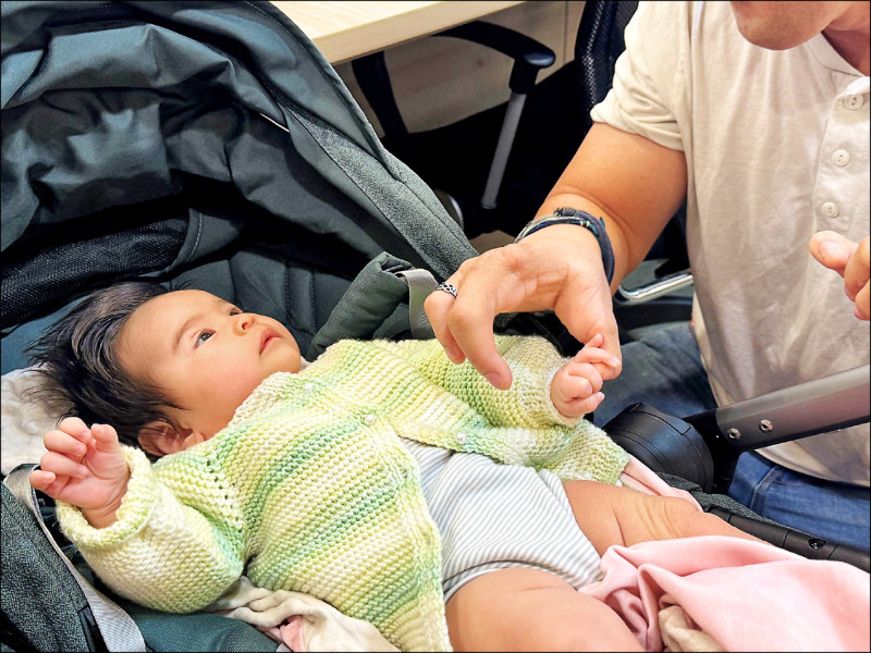 終結畸形遺傳 三指爸喜迎十指健康寶寶