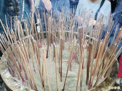 健康網》阿嬤燒香拜拜「鉛中毒」 醫：釀貧血、腳水腫