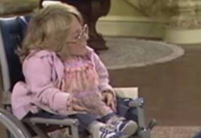 生命勇者》美「玻璃娃娃」女演員57歲病逝  醫：一生都在骨折 很不容易