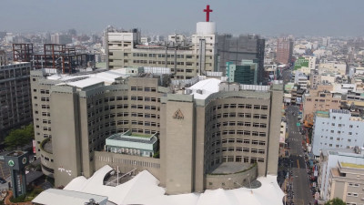 「自己的爸爸自己救！」醫捐肝救回昏迷父