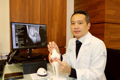 男子滑雪摔傷 前十字韌帶撕裂難工作！醫：滑雪屬高風險