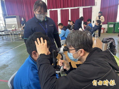 雲林國中生近視率飆破6成 民代攜醫界「點亮雲林」免費配鏡救視力