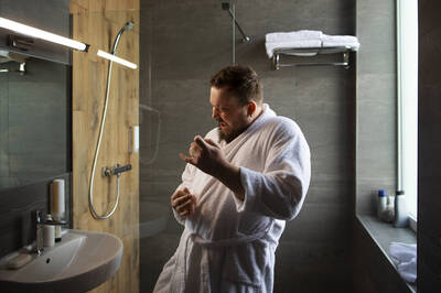 健康網》氣溫急凍「洗澎澎」引中風？ 網紅醫：長輩別犯這些錯