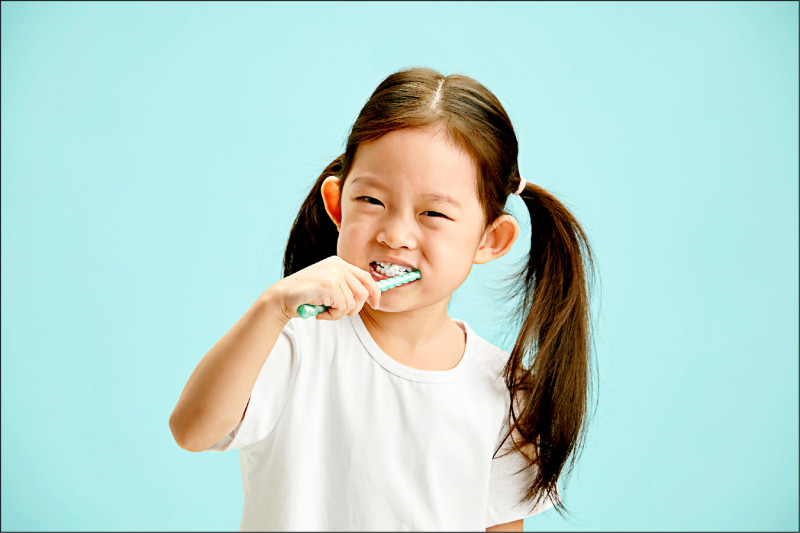 連假「潔牙空窗期」易蛀牙？把握「愛牙4原則」守護口腔健康