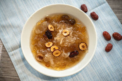 與藥師做朋友》凍齡女神養成術  纖潤嬌顏甜湯養出好氣色