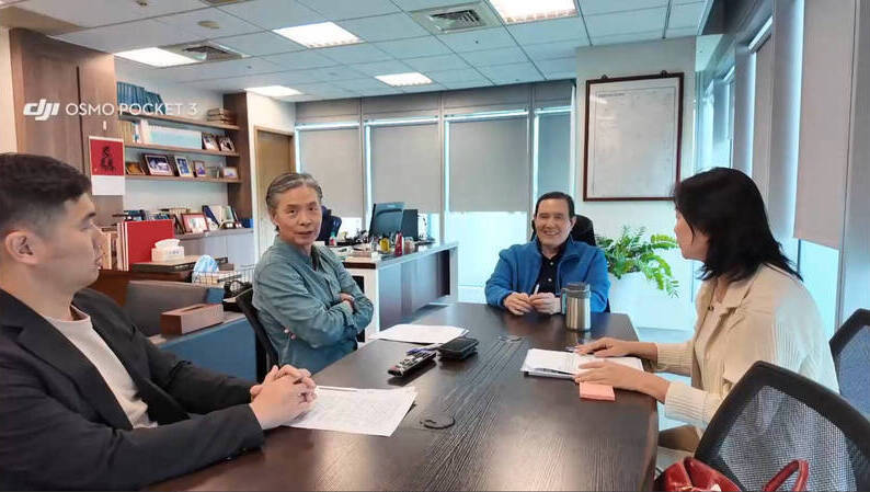 馬英九親現身駁失智！挺柯精神科醫指言行「7大反常」