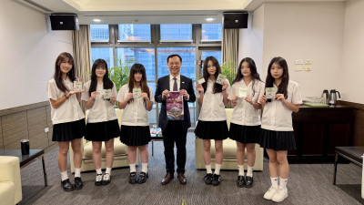 新店高中學生「社會探究」聚焦AI智慧照護 專訪衛福部長與議員