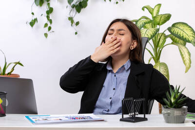 健康網》打哈欠不只是想睡！ 研究揭大腦排廢、防失智關鍵