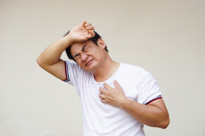 久坐又熬夜當心！   醫：年輕人血壓、血脂異常可能沒症狀