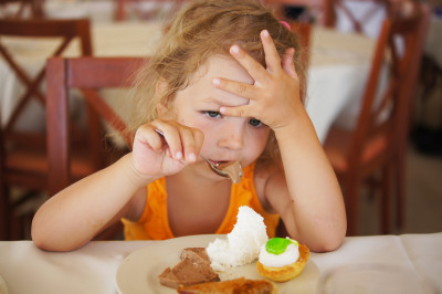 小孩吃飯總是拖拖拉拉？  醫授5招顧食慾