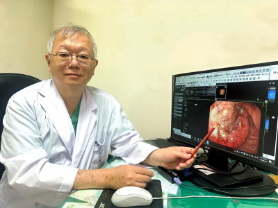 胃癌早期無症狀！68歲男腹痛黑便檢查已胃癌第三期