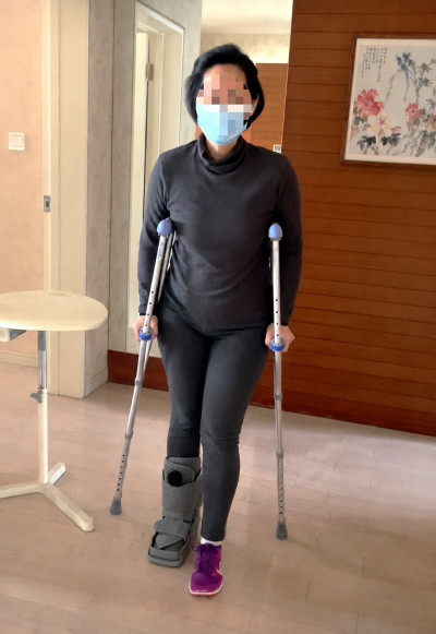 台中女遊日結冰馬路滑倒 嚴重骨折、返台急診前先傳回影像