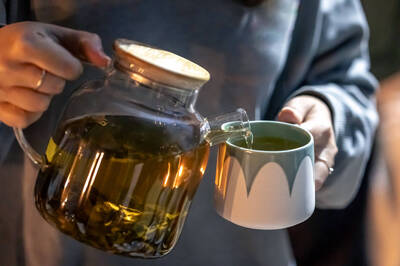 健康網》紓壓又能救睡眠 研究揭「這飲品」喝了還可抗發炎