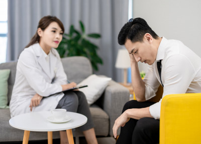 詐騙、債務壓力夾擊 心理師示警45至64歲「最難求助」