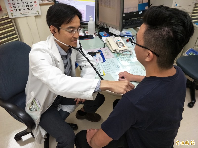 壯年男突昏倒瀕死 醫:疑罹患「突然猝死症」