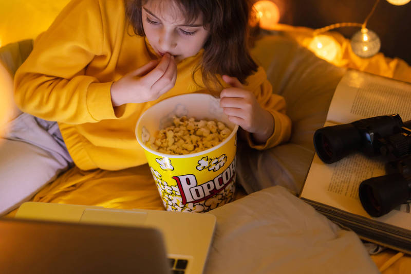 健康網》兒童愛看電視用3c 研究：暴飲暴食症風險大增 - 新知傳真 -