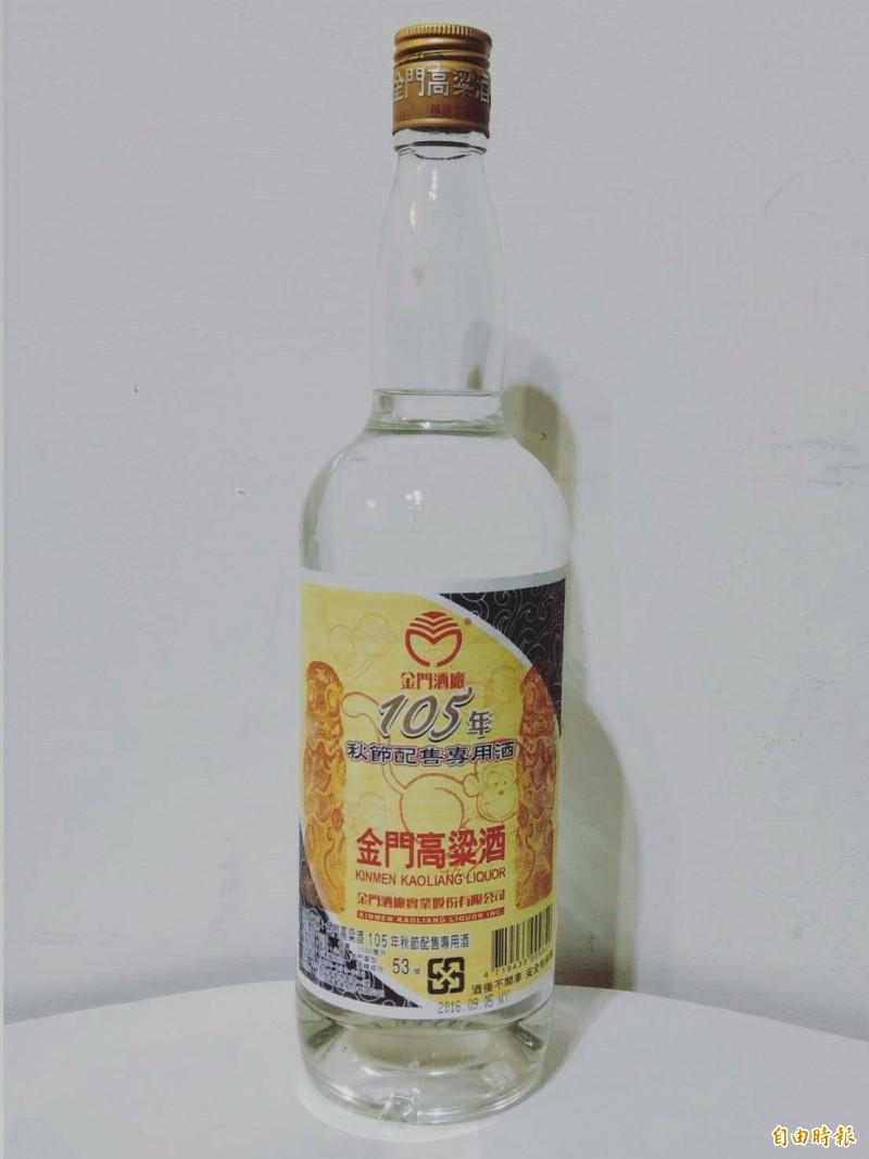 南投50歲男子每天都要喝高粱酒，不喝就覺得睡不著，惟近期吞嚥困難，就醫確診食道癌，南投醫院提醒，戒菸、酒，養成良好飲食生活習慣，才能遠離疾病。（記者劉濱銓攝）