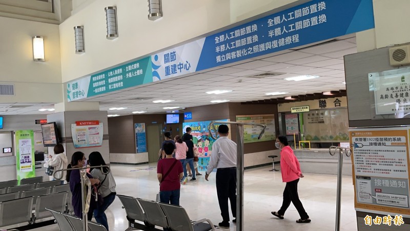 111年度高雄老人健康檢查今天起正式起跑。（記者許麗娟攝）