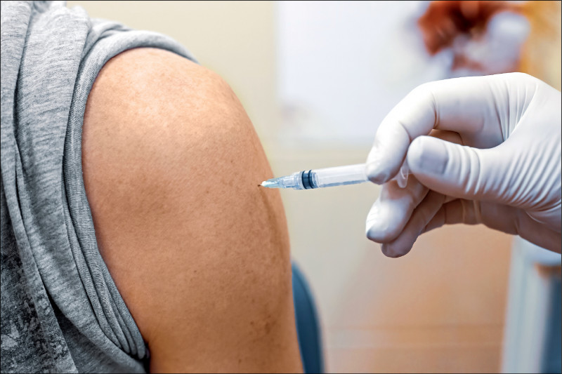 ▲國健署指出,接種HPV疫苗可防範外生殖器癌。(照片來源:shutterstock) 105