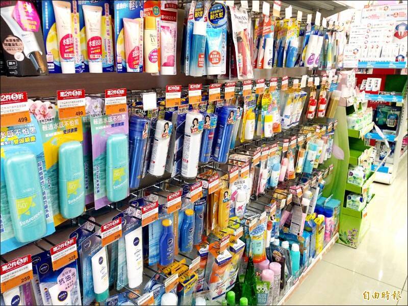 食藥署指出，防UVA的產品標示為PA+、★、UVA；UVB的標示則為SPF。（資料照）