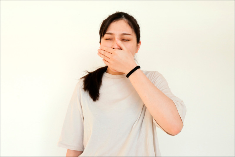 ▲婦人因低血鉀出現疲勞、全身無力及腹瀉症狀；圖為情境照，圖中患者與本文無關。（照片提供／林軒任）
