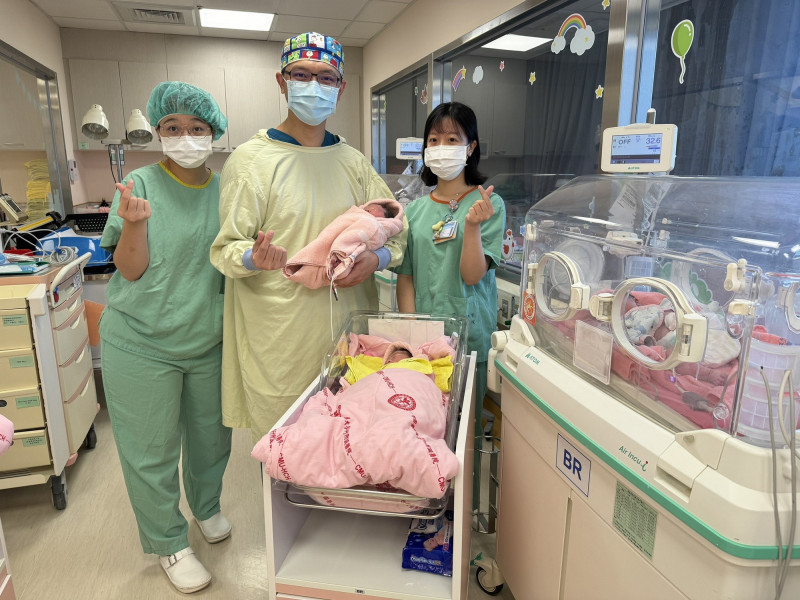 中醫大新竹附醫今天早上10點不到就有3個國慶寶寶誕生。（中醫大新竹附醫提供）