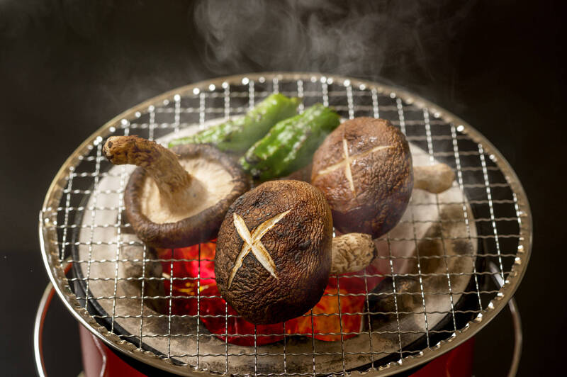 國健署說,維生素D2存在植物性食物中,如香菇、舞菇、等菇類食物中;示意圖。(圖取自photoAC) 國健署說,維生素D2存在植物性食物中,如香菇、舞菇、等菇類食物中;示意圖。(圖取自photoAC)