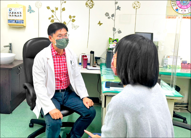 ▲女子常聞到煙味，經檢查後，確認是癲癇發作。（嘉南療養院提供）