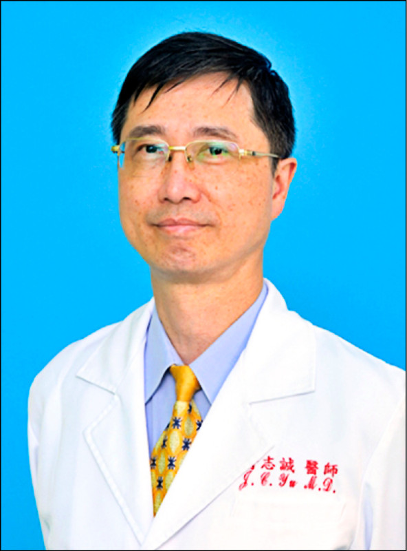 ▲俞志誠醫師受邀主講乳癌防治。（照片提供／洪鈞培文教基金會）