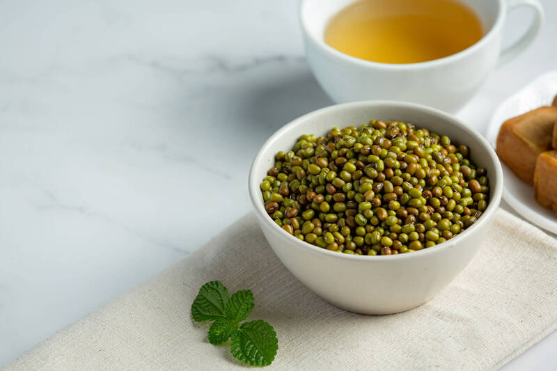 曾柏翰說，綠豆也是養心、健脾、降火的食材。（圖取自freepik）