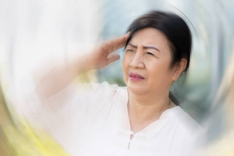 健康網》站起頭暈非小事！ 「姿勢性高血壓」恐增87％死亡風險