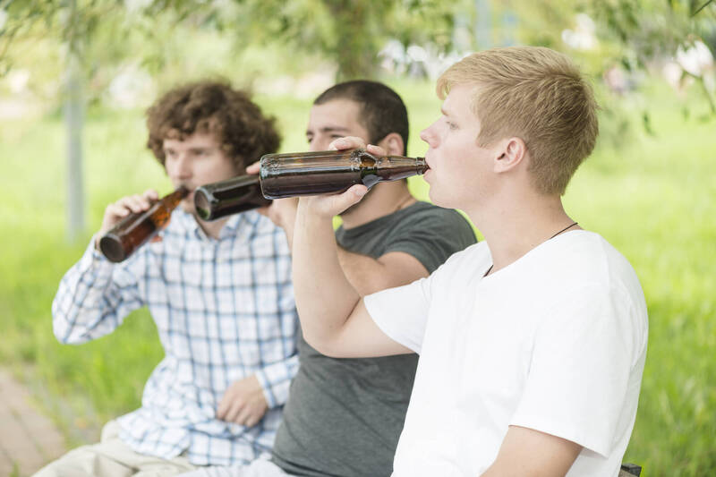 健康網》青少年飲酒危害大！ 國健署：傷肝、損學習及記憶