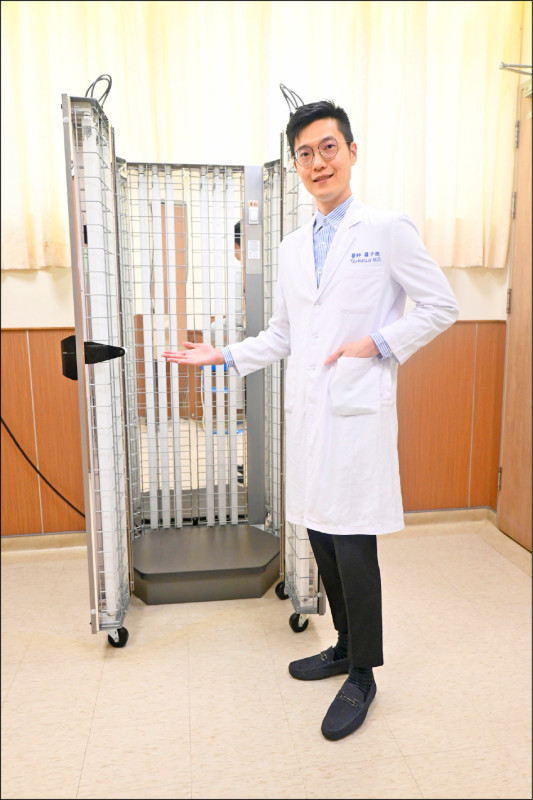 翁長期洗腎全身癢 藥物+紫外線照光好轉