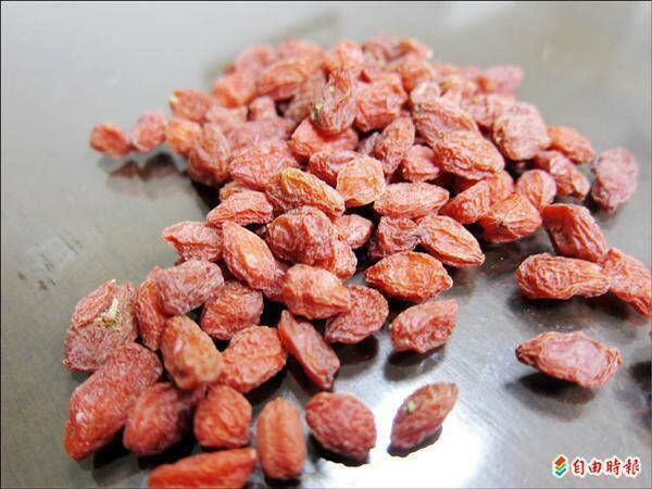 台灣消費者保護協會今指出,抽檢30件市售枸杞,發現皆含鎘、鉛等重金屬。(資料照) 台灣消費者保護協會今指出,抽檢30件市售枸杞,發現皆含鎘、鉛等重金屬。(資料照)