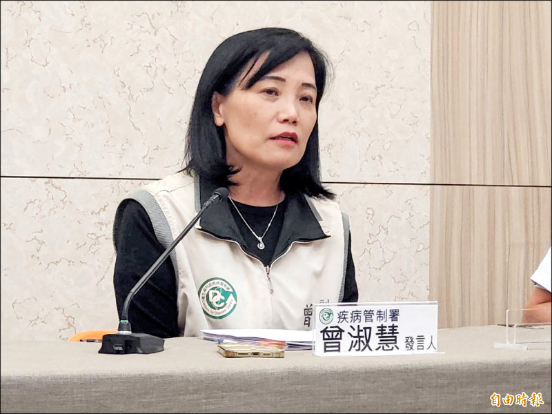 ▲疾管署副署長曾淑慧提醒,民眾風災後清理家戶內外環境,應戴口罩、手套及穿著長筒雨鞋。(記者林惠琴攝) ▲疾管署副署長曾淑慧提醒,民眾風災後清理家戶內外環境,應戴口罩、手套及穿著長筒雨鞋。(記者林惠琴攝)