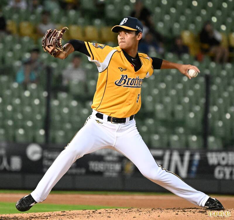 中職中信兄弟左投張祖恩進行手肘韌帶置換手術,可望春訓後強力回歸。林口長庚醫院運動醫學科醫師陳昭宇表示,TJ手術可兼顧復健與避免關節沾黏。(資料照)
健康網》主力左投張祖恩回歸了 醫:TJ手術關節不沾黏