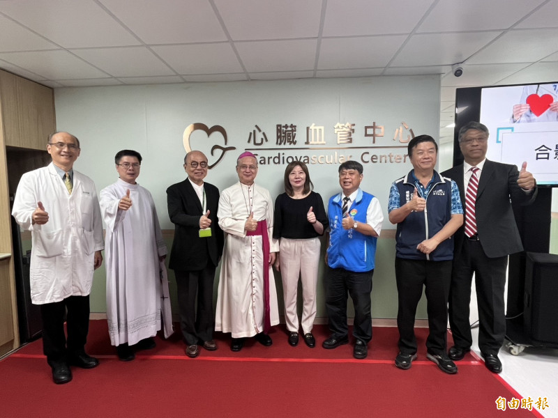 湖口仁慈醫院心臟血管中心今天揭牌,填補了湖口及鄰近地區約40萬人口在心臟介入與急重症醫療上的缺口。(記者廖雪茹攝) 湖口仁慈醫院心臟血管中心今天揭牌,填補了湖口及鄰近地區約40萬人口在心臟介入與急重症醫療上的缺口。(記者廖雪茹攝)