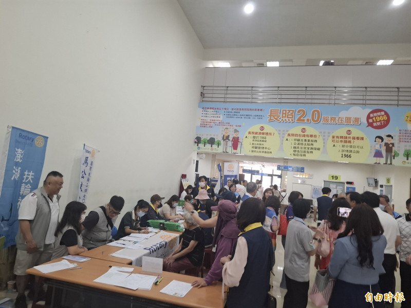 肺癌篩檢在衛生福利部澎湖醫院,許多民眾前往參加。(記者劉禹慶攝) 肺癌篩檢在衛生福利部澎湖醫院,許多民眾前往參加。(記者劉禹慶攝)