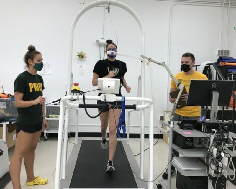 有5種生物標記能用來預測壽命,例如最大攝氧量以及。圖為偵測最大攝氧量的儀器。(擷自X@hyponaqueen) 有5種生物標記能用來預測壽命,例如最大攝氧量以及。圖為偵測最大攝氧量的儀器。(擷自X@hyponaqueen)