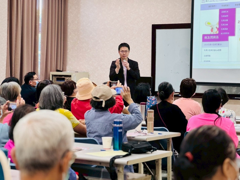 台中榮總乳房腫瘤外科主任洪志強告訴乳癌病友,面對治療,當該做的都做了,就要相信自己已經盡力了,保持愉悅的心情。(癌症希望基金會提供) 台中榮總乳房腫瘤外科主任洪志強告訴乳癌病友,面對治療,當該做的都做了,就要相信自己已經盡力了,保持愉悅的心情。(癌症希望基金會提供)