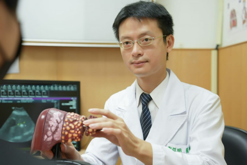 台北慈濟醫院胃腸肝膽科醫師鄭煜明。(台北慈濟醫院提供) 台北慈濟醫院胃腸肝膽科醫師鄭煜明。(台北慈濟醫院提供)