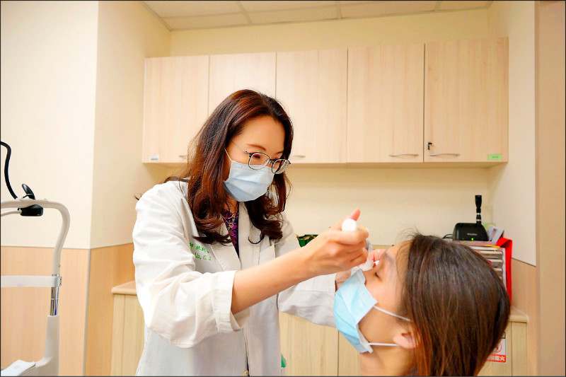 ▲民眾前往眼科就醫前,務必做好準備工作,可達到事半功倍效果。
(照片提供/林純如) 看眼科前5訣竅 治療更有效率