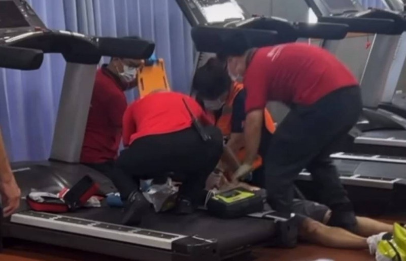 嘉義市國民運動中心發生男性民眾跑步時昏倒OHCA事件。(嘉義市消局提供) 嘉義市國民運動中心發生男性民眾跑步時昏倒OHCA事件。(嘉義市消局提供)