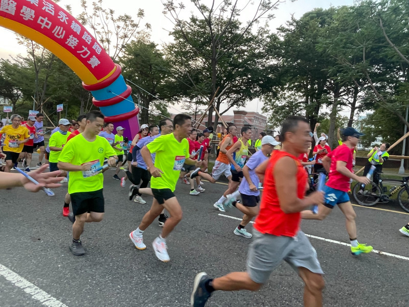 高雄榮總歡慶創院35週年舉辦路跑活動。(高雄榮總提供) 高雄榮總歡慶創院35週年舉辦路跑活動。(高雄榮總提供)