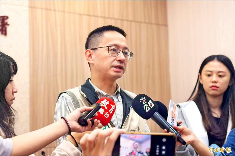 ▲疾管署署長羅一鈞表示,公費抗流感藥物擴大使用政策延長至11月15日。(記者邱芷柔攝) ▲疾管署署長羅一鈞表示,公費抗流感藥物擴大使用政策延長至11月15日。(記者邱芷柔攝)